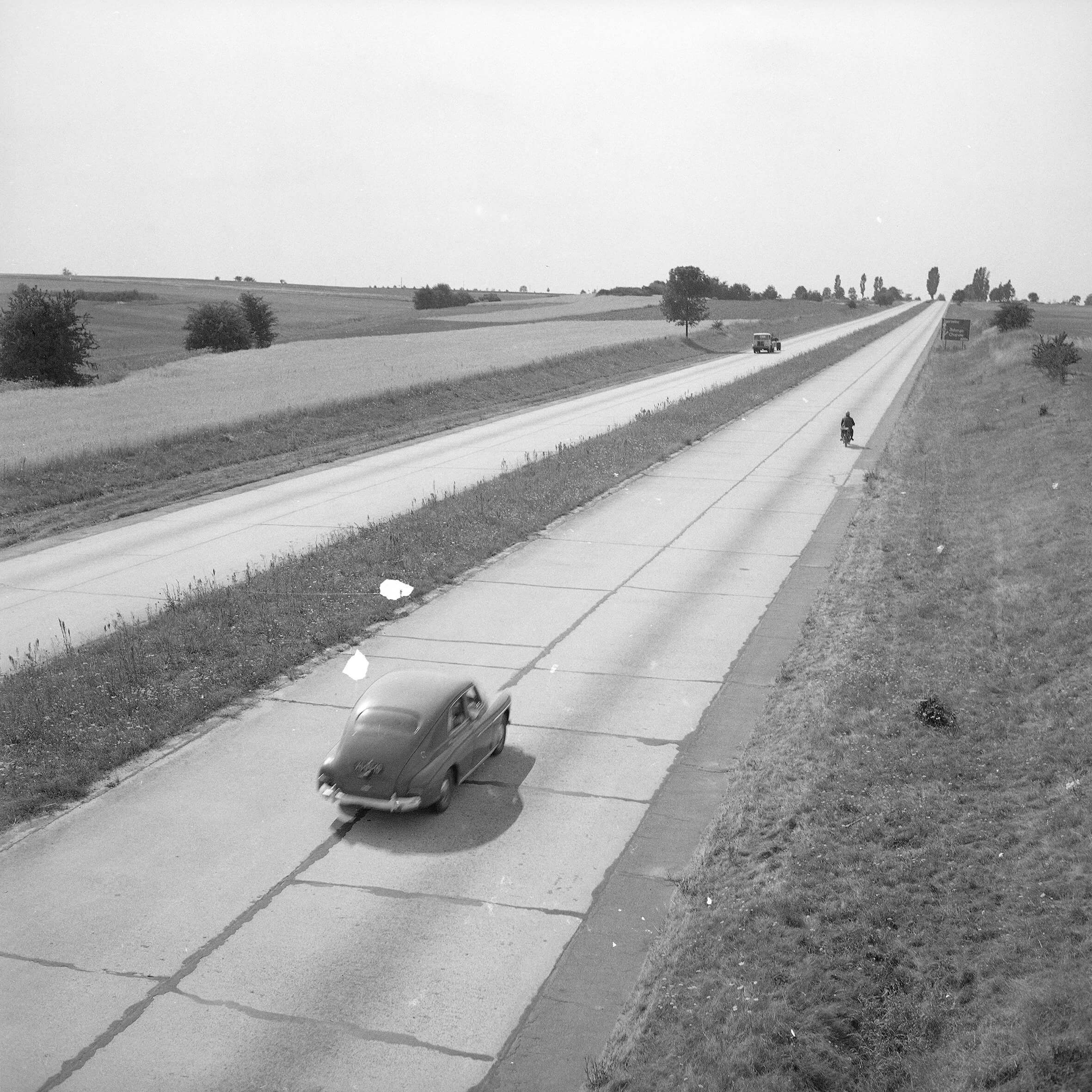 fot. Zbyszko Siemaszko, Autostrada Wrocław – Zgorzelec (1969), Narodowe Archiwum Cyfrowe